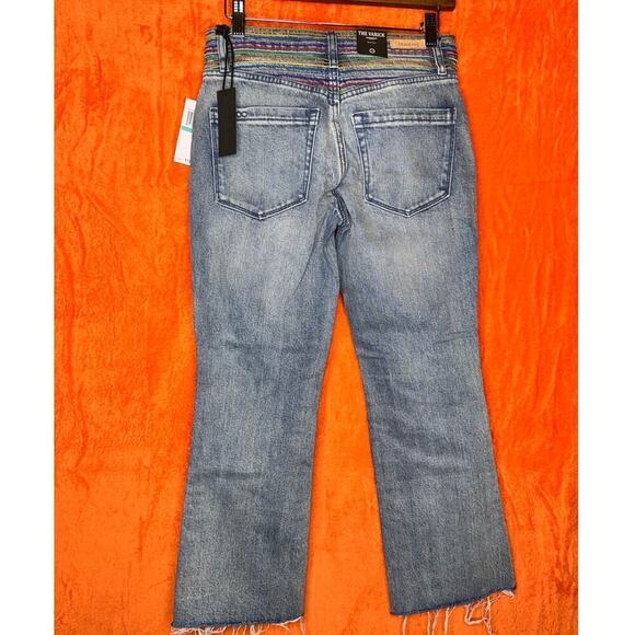 Blank NYC Capri Jeans Raw Hem Rainbow‎ Thread Waist  NEW WITH TAGS Size 25 - Picture 2 of 8
